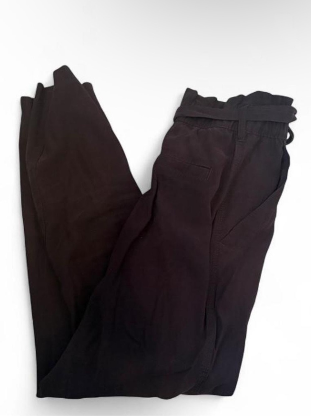 Old navy women’s maroon petite dress pants with tie ankle cropped